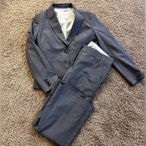 Women’s Banana Republic Suit Size 6P